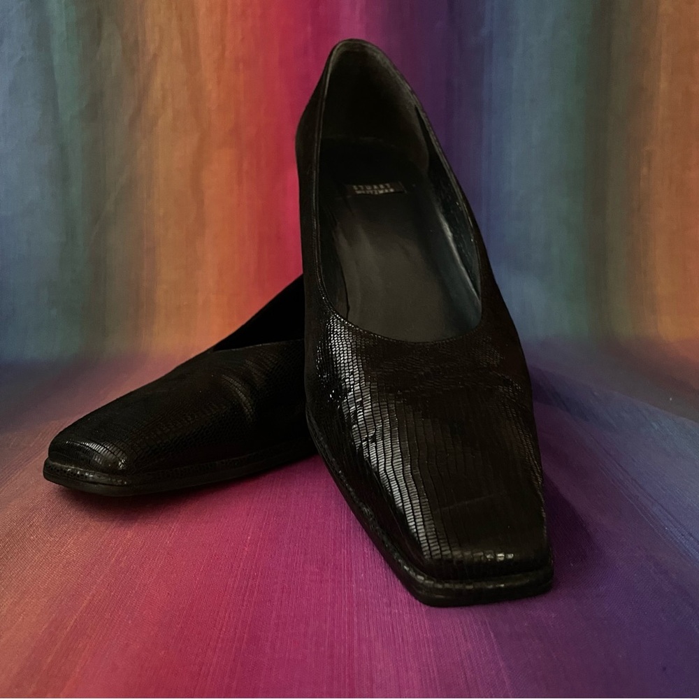 Stuart Weitzman black leather reptile-embossed 1.5” pumps 9.5B